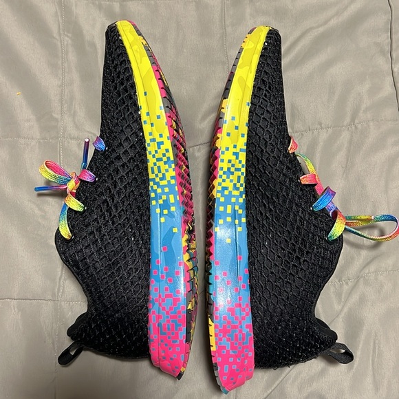 No Bull Mesh Runner, Black with multicolored bottoms - Picture 8 of 9